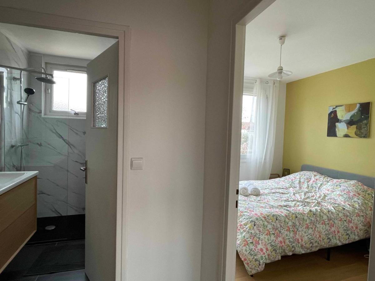 La Chambre Jaune Maison Avec Grande Terrasse Et Garage Prive Villa Lille Luaran gambar